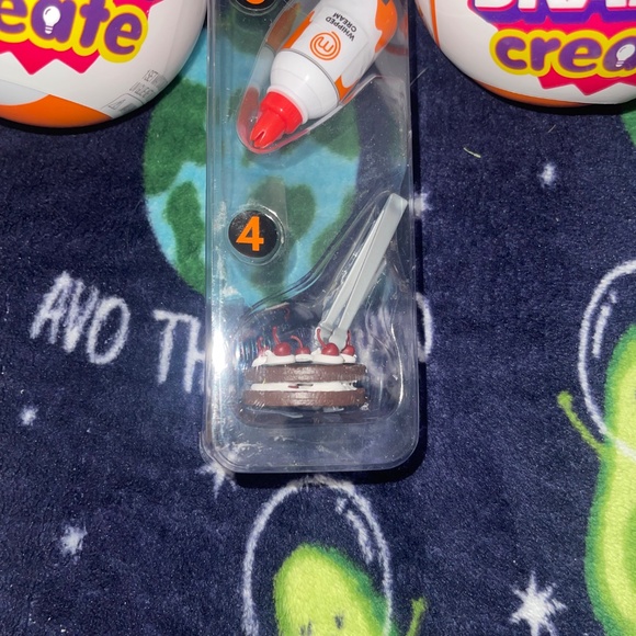 Mini Brands Create Master Chef Bundle (2) + Cherry Chocolate Cake Display - Picture 6 of 7